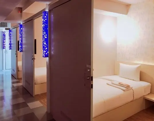 Tek Kişilik Oda, Sadece kadınlar için, Sigara İçilmez (2 Single Room,1 Room 1 Bed,Female)