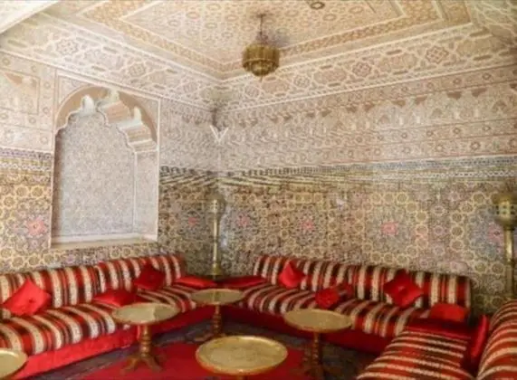 Oda, 1 Yatak Odası, Sigara İçilebilir, Balkon