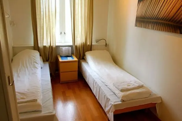 Tek Büyük Yataklı Oda, Ortak Banyo
