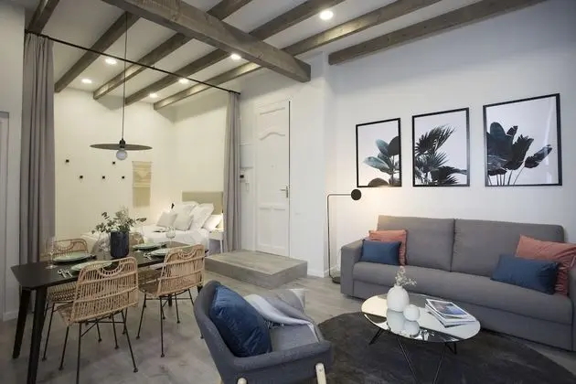 Çatı Katı (Loft), Zemin Kat (Parque Central II, next to entrance)