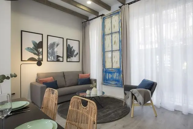 Çatı Katı (Loft), Zemin Kat (Parque Central II, next to entrance)
