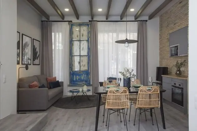 Çatı Katı (Loft), Zemin Kat (Parque Central II, next to entrance)