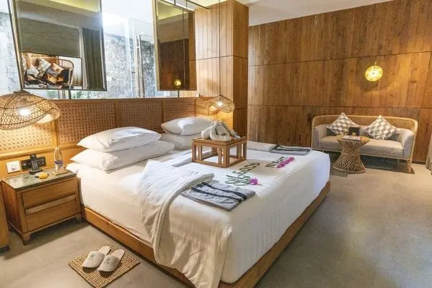 Grand Smart 1 Bedroom Villa with Private Pool & Hot Tub