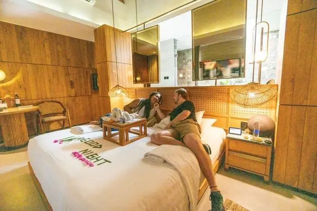 Grand Smart 1 Bedroom Villa with Private Pool & Hot Tub