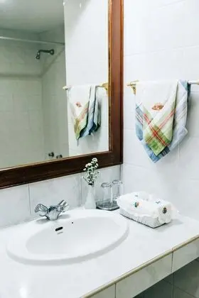 Standard Tek Büyük veya İki Ayrı Yataklı Oda, 1 Çift Kişilik veya 2 Tek Kişilik Yatak