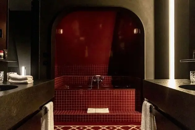 Signature Süit, 1 En Büyük (King) Boy Yatak, Havuz Kullanımı