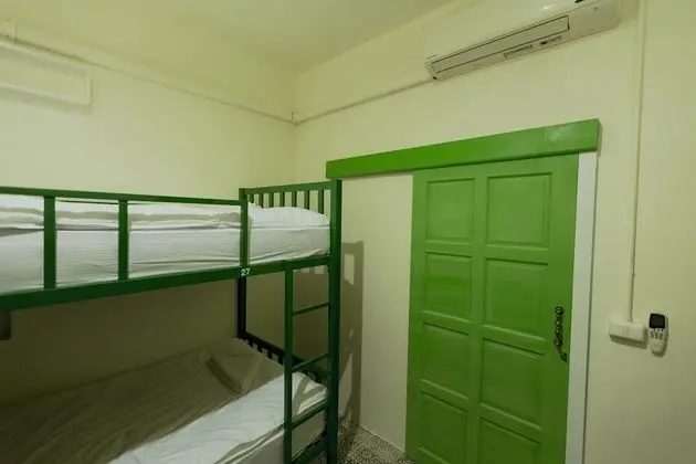 4 Beds Mixed Dormitory