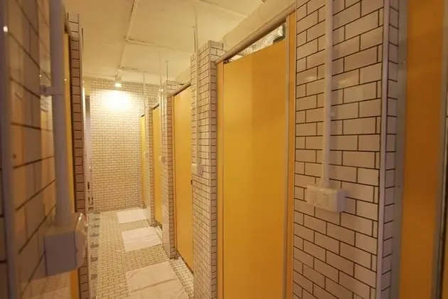 4 Beds Mixed Dormitory