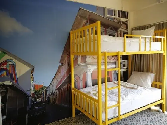 6 Beds Mixed Dormitory