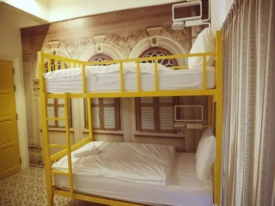 6 Beds Mixed Dormitory