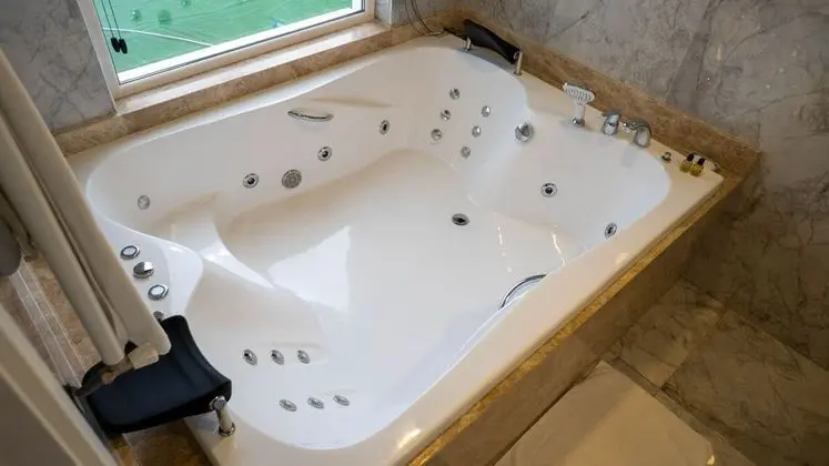 Deluxe Deniz Manzaralı Suit