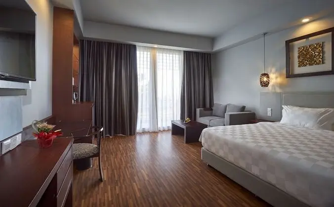 Deluxe Tek Büyük veya İki Ayrı Yataklı Oda, Balkon, Bahçe Manzaralı