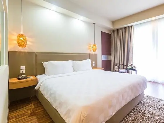 Superior Tek Büyük veya İki Ayrı Yataklı Oda, Balkon, Bahçe Manzaralı