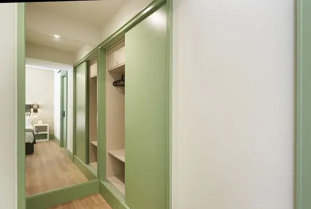 Superior Oda, 1 Büyük (Queen) Boy Yatak, Sigara İçilmez, Asma Kat