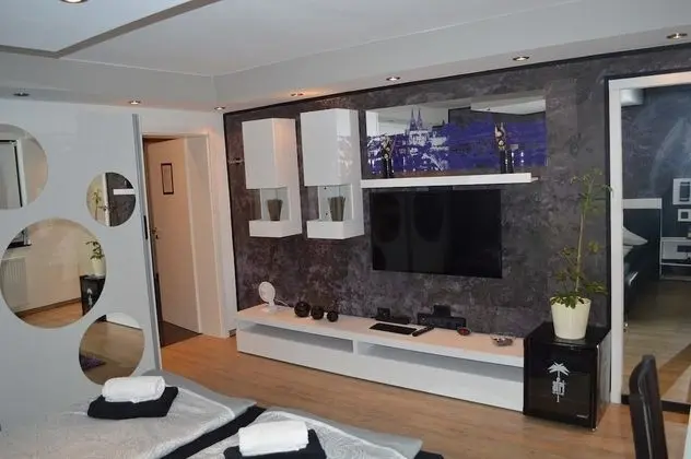 Luxury Apart Daire, Bahçe Manzaralı