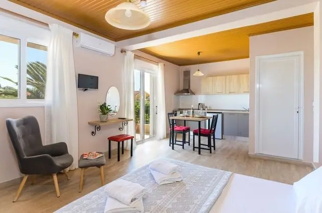 Stüdyo, Bahçe Manzaralı