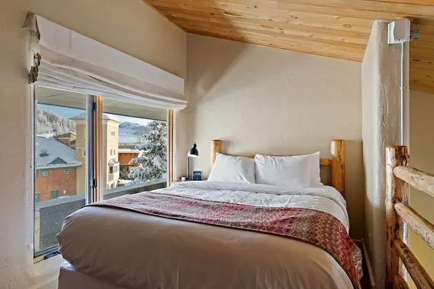 Çatı Katı (Loft), Sigara İçilmez, Dağ Manzaralı