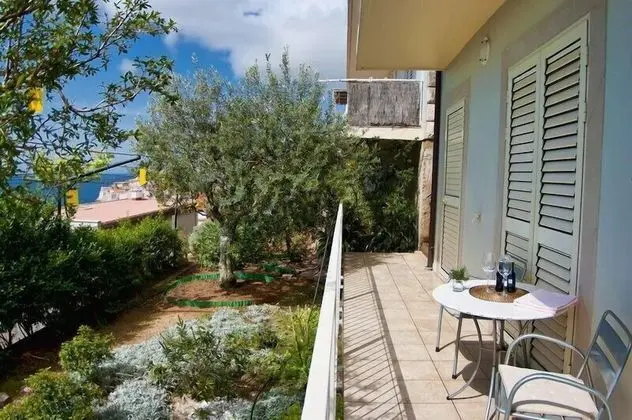 Apart Daire, 1 Yatak Odası, Balkon, Bahçe Manzaralı