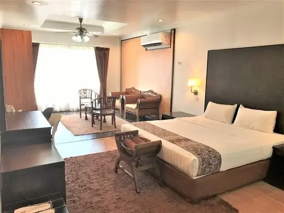 Premium Tek Büyük Yataklı Oda