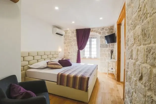 Stüdyo, Bahçe Manzaralı