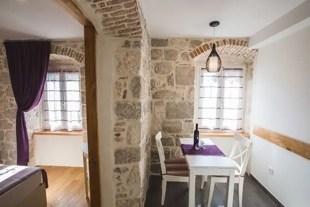 Stüdyo, Bahçe Manzaralı