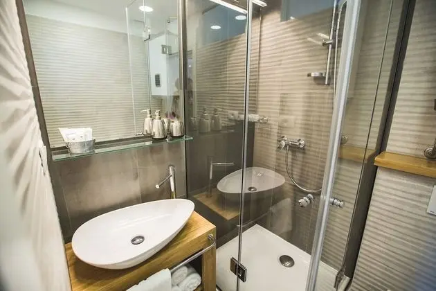 Stüdyo, Bahçe Manzaralı