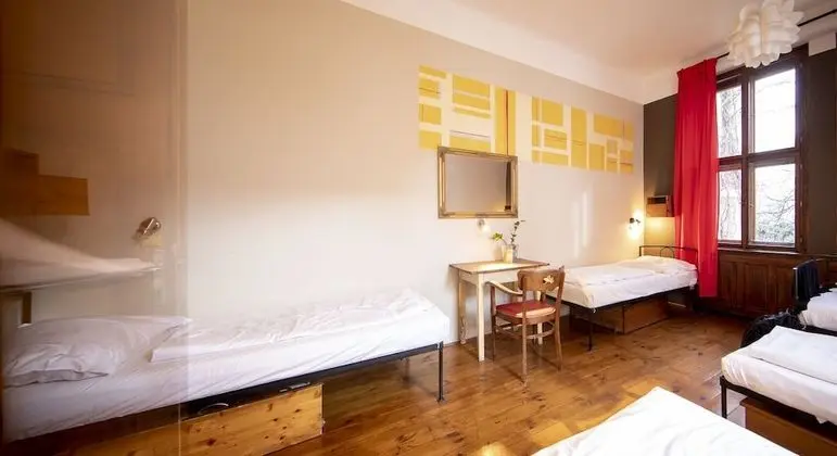 Bed in 6-Bed Mixed Dormitory