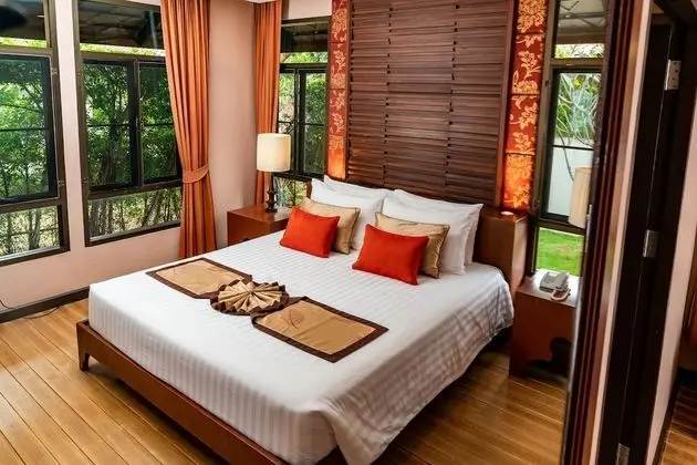 Sirarun Pool Access Villa
