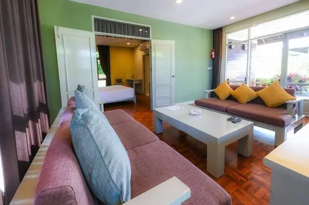 Sirarun Pool Access Villa