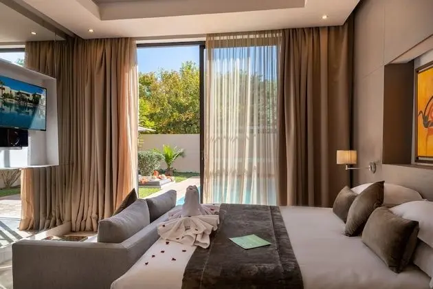 Suite Deluxe avec piscine privée chauffée et jardin privé