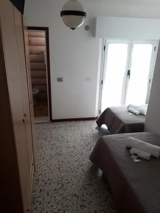 Tek Büyük veya İki Ayrı Yataklı Oda