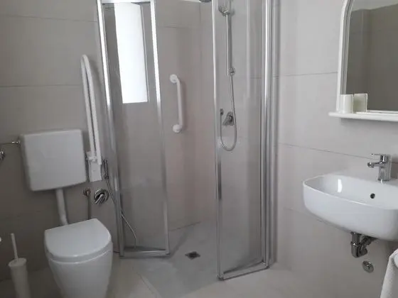 Tek Büyük veya İki Ayrı Yataklı Oda