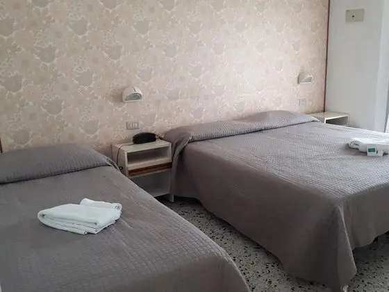 Üç Kişilik Oda