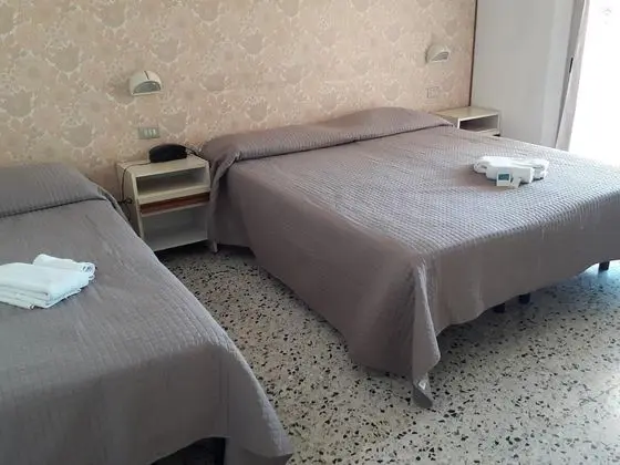 Üç Kişilik Oda