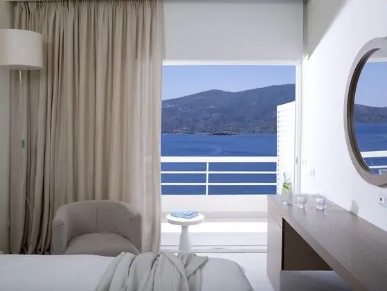 Deluxe Üç Kişilik Oda