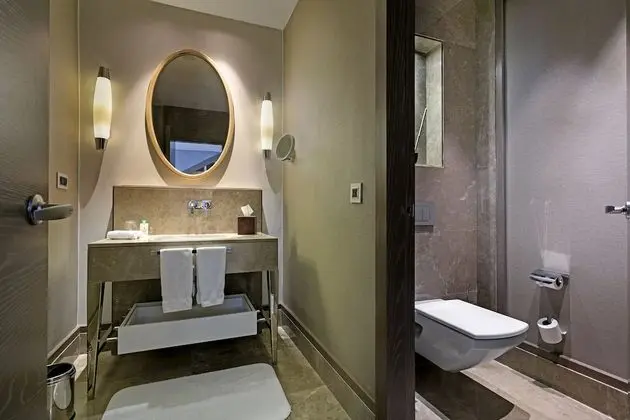 Deluxe King Room with Sea View