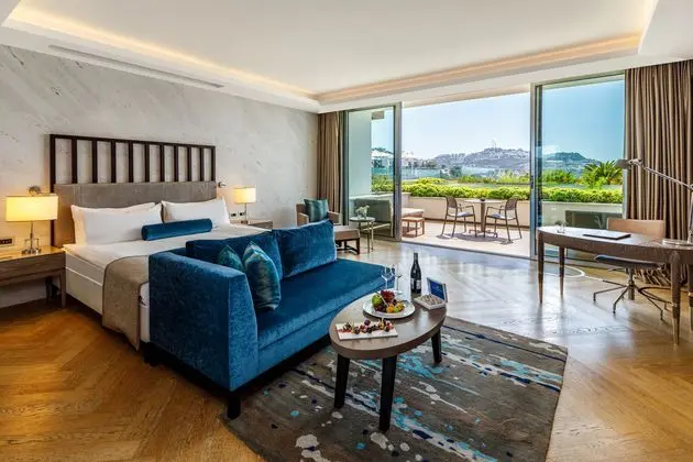 Deluxe Kısmi Deniz Manzaralı