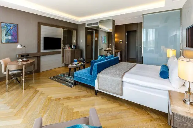 Deluxe Kısmi Deniz Manzaralı
