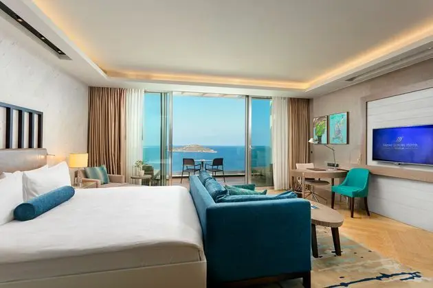 https://images.etstur.com/imgproxy/resize/2560x1440/files/images/hotelImages/etsrooms/667/Sirene_Luxury_Hotel_Bodrum_20250204114134_0.jpg