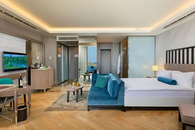 https://images.etstur.com/imgproxy/resize/2560x1440/files/images/hotelImages/etsrooms/667/Sirene_Luxury_Hotel_Bodrum_20250204114134_1.jpg
