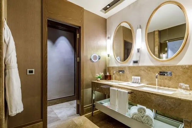 https://images.etstur.com/imgproxy/resize/2560x1440/files/images/hotelImages/etsrooms/667/Sirene_Luxury_Hotel_Bodrum_20250204114135_7.jpg