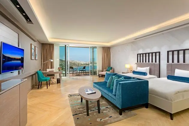 https://images.etstur.com/imgproxy/resize/2560x1440/files/images/hotelImages/etsrooms/667/Sirene_Luxury_Hotel_Bodrum_20250204114328_1.jpg