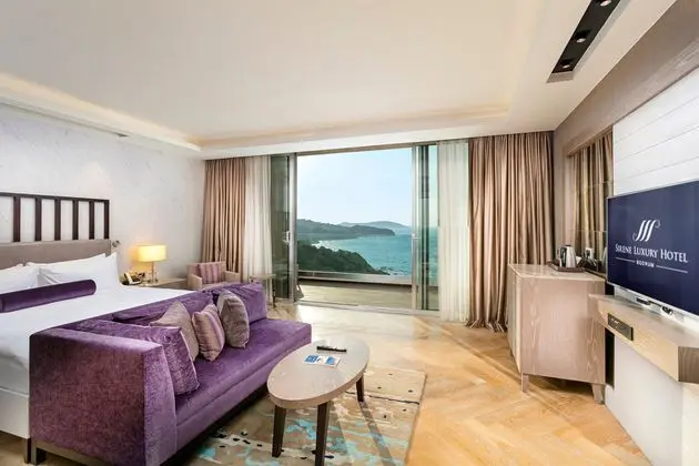 https://images.etstur.com/imgproxy/resize/2560x1440/files/images/hotelImages/etsrooms/667/Sirene_Luxury_Hotel_Bodrum_20250204115655_2.jpg