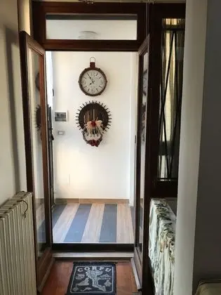 Tek Büyük Yataklı Oda, Ortak Banyo (External Shared Kitchen)