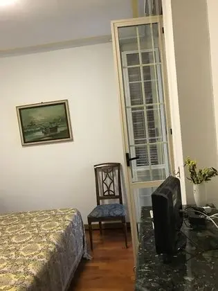 Tek Büyük Yataklı Oda, Özel Banyo (External Shared Kitchen)