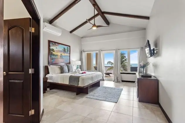 Manatee Luxury Villa, 4 Bedrooms, Private Pool, Ocean View
