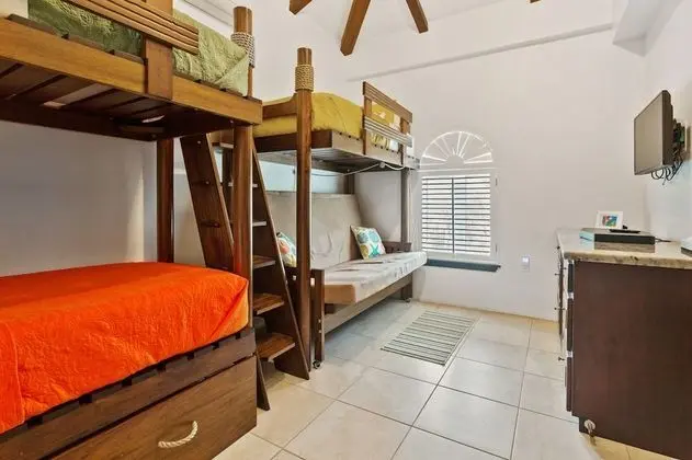 Manatee Luxury Villa, 4 Bedrooms, Private Pool, Ocean View