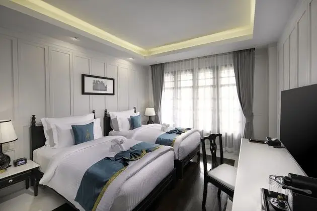 Siri Deluxe Twin Bed