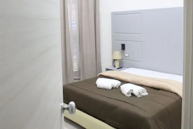 Standard Tek Büyük Yataklı Oda