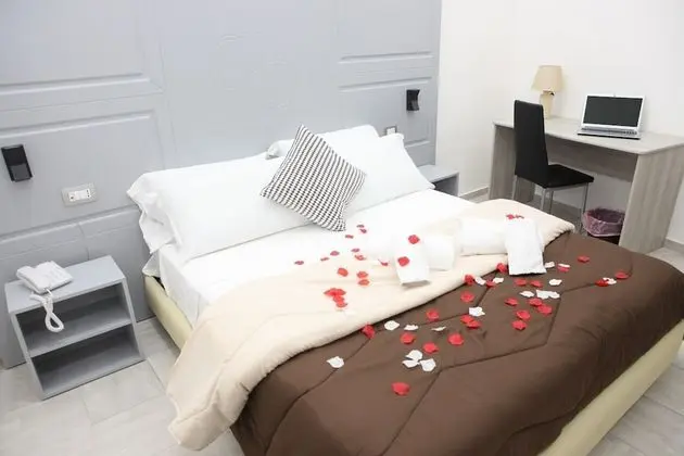 Standard Tek Büyük Yataklı Oda